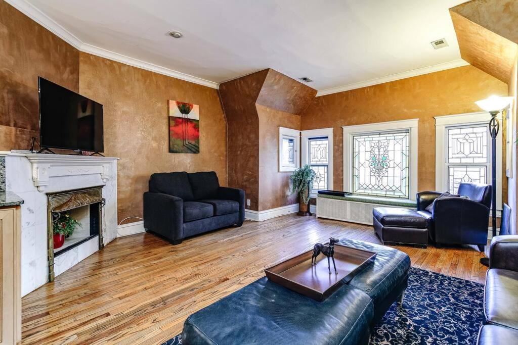 シカゴHistoric And Unique Brownstone In Gold Coast - Downtown - 3アパートメント エクステリア 写真