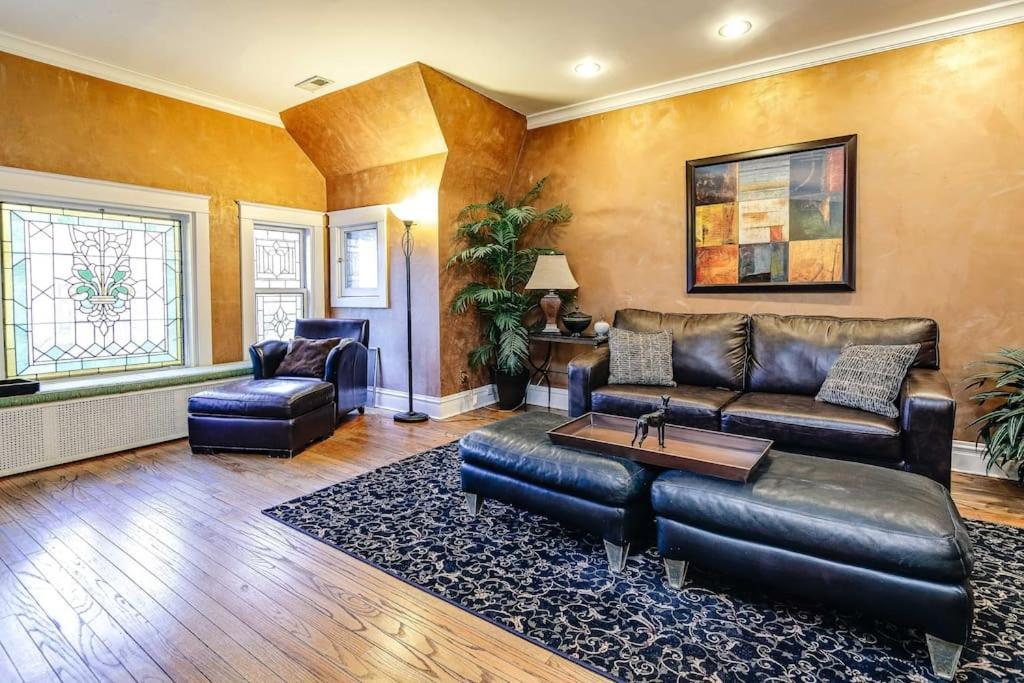 シカゴHistoric And Unique Brownstone In Gold Coast - Downtown - 3アパートメント エクステリア 写真