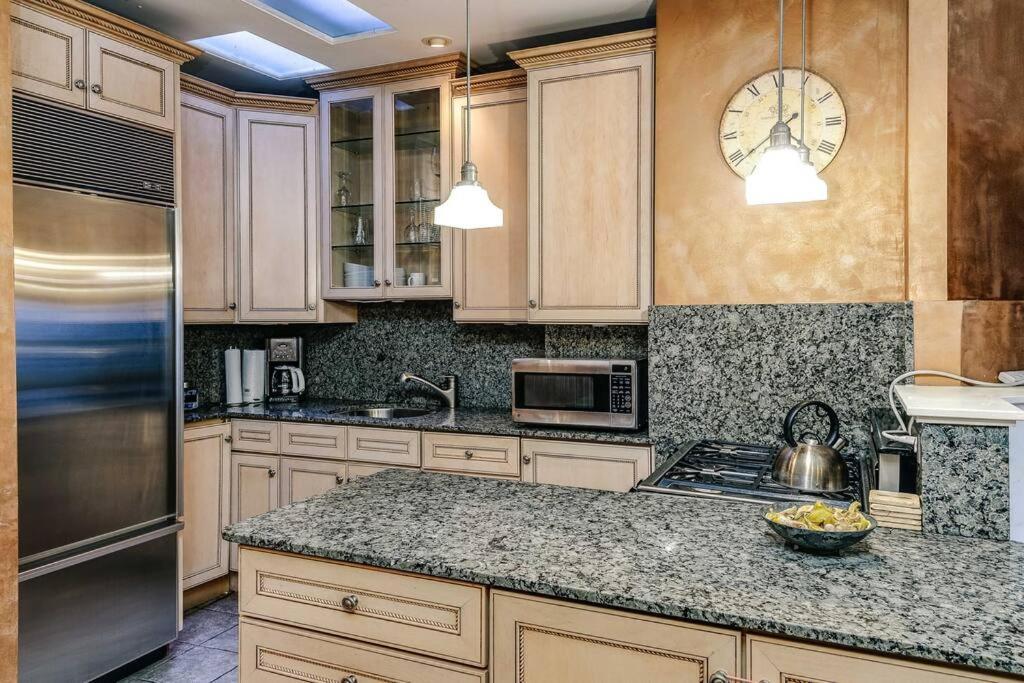シカゴHistoric And Unique Brownstone In Gold Coast - Downtown - 3アパートメント エクステリア 写真