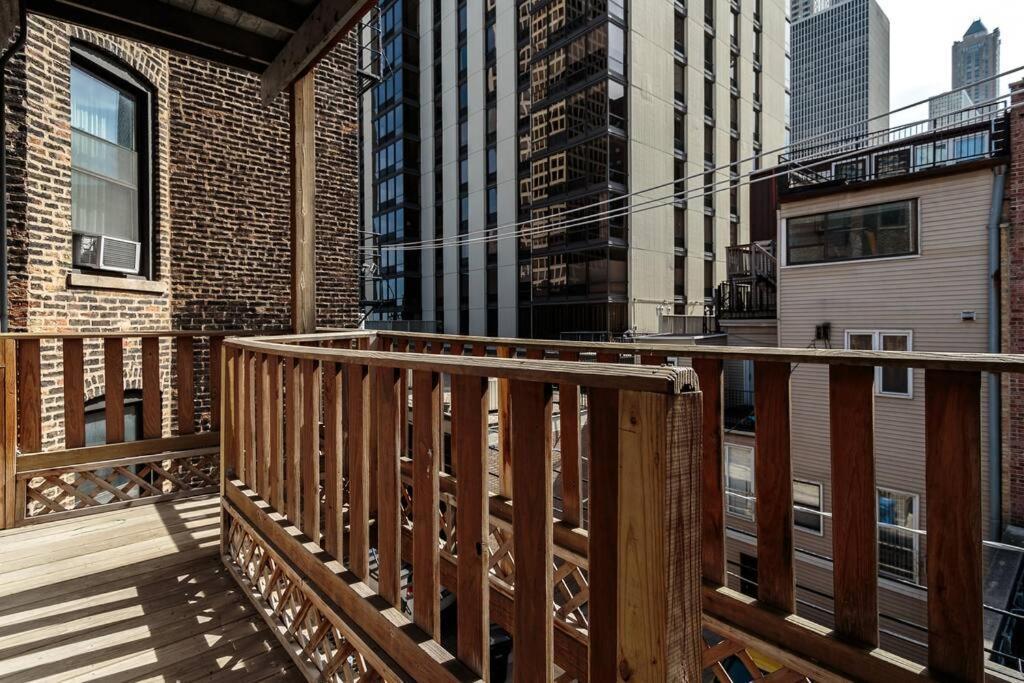 シカゴHistoric And Unique Brownstone In Gold Coast - Downtown - 3アパートメント エクステリア 写真