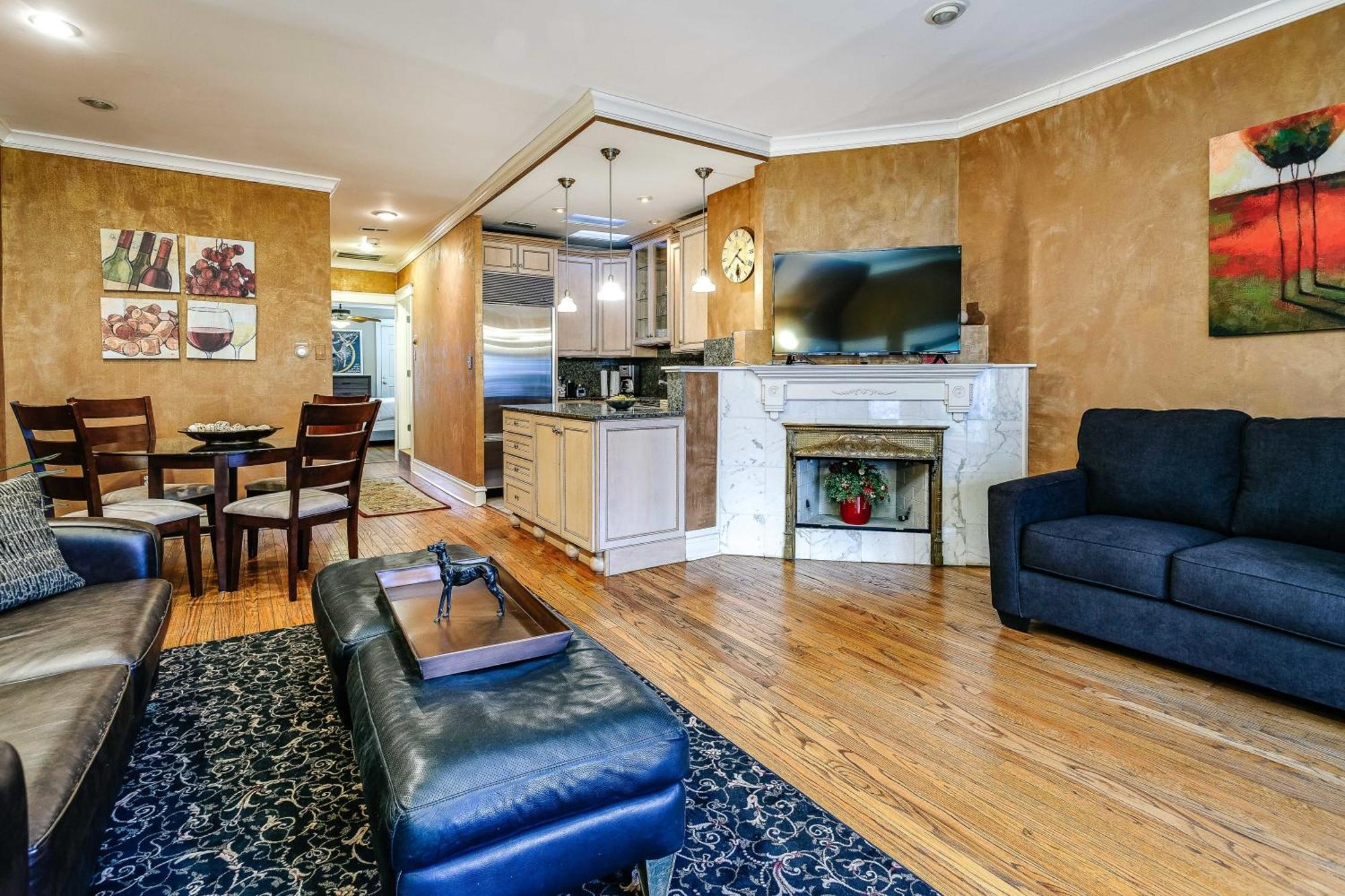 シカゴHistoric And Unique Brownstone In Gold Coast - Downtown - 3アパートメント エクステリア 写真