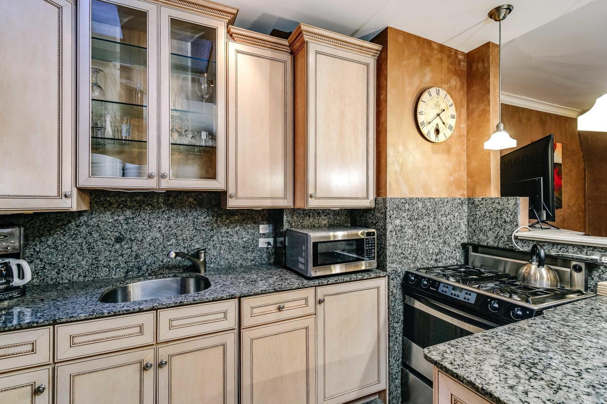 シカゴHistoric And Unique Brownstone In Gold Coast - Downtown - 3アパートメント エクステリア 写真